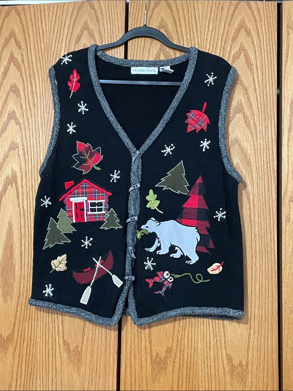 Victoria Jones Black Holiday Cabin Vest with Appliqués